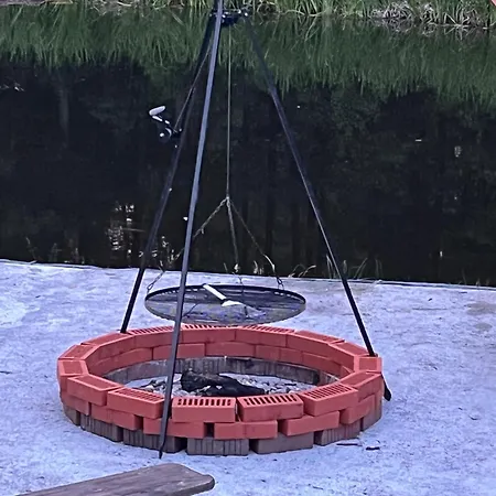 Wodna Ostoja Z Kominkiem Nad Jeziorem Selment Buczki Exterior photo