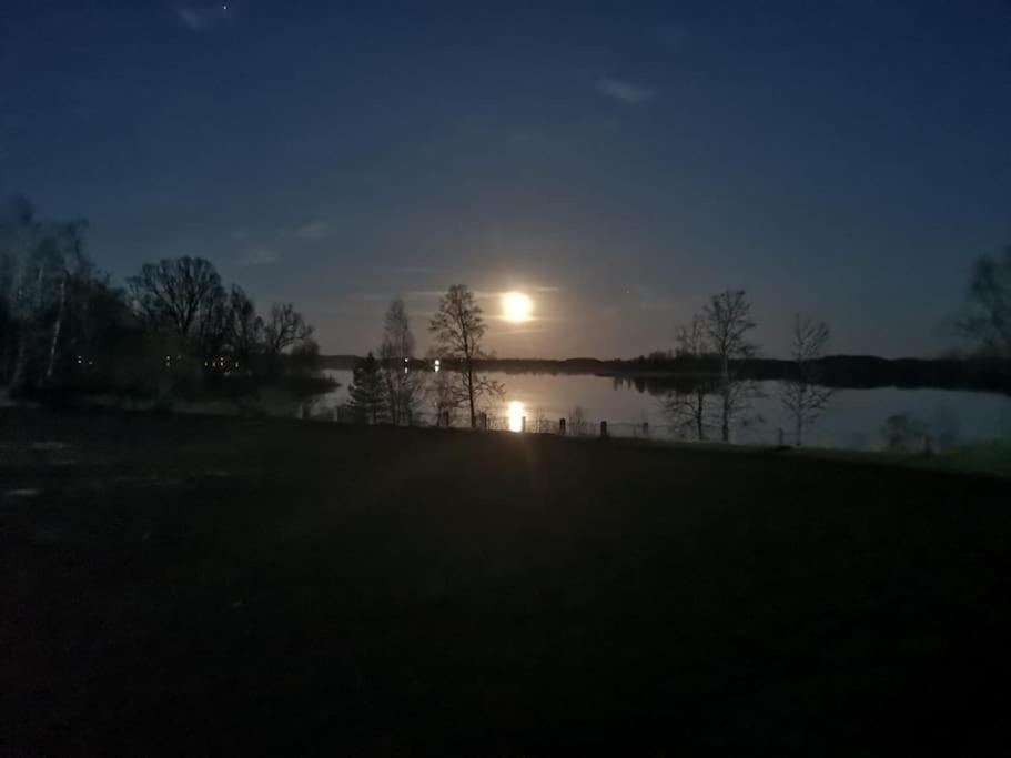 Wodna Ostoja Z Kominkiem Nad Jeziorem Selment